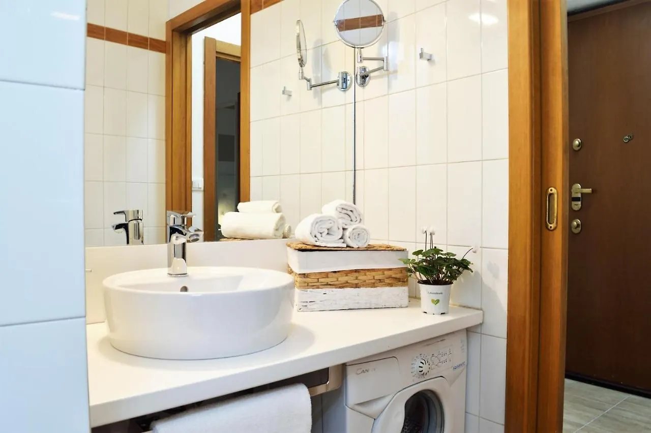 Easylife - Caloroso Bilocale Con Spazio Esterno In Zona Nolo Apartment Milan 0*,  Italy