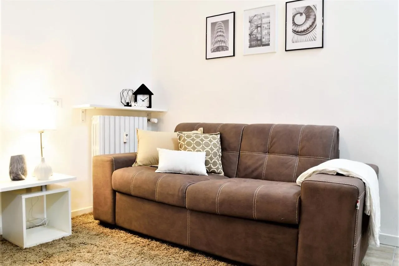 Easylife - Caloroso Bilocale Con Spazio Esterno In Zona Nolo Apartment Milan 0*,  Italy