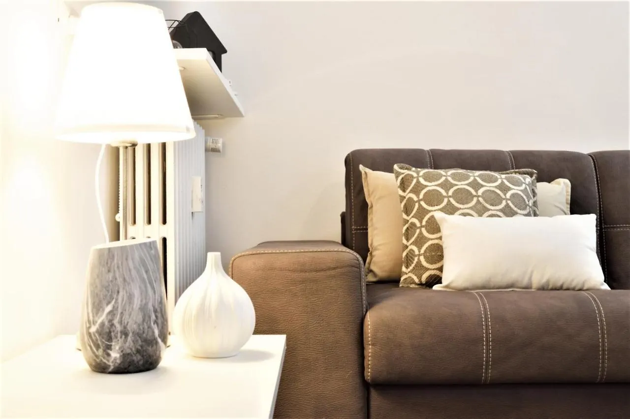 Easylife - Caloroso Bilocale Con Spazio Esterno In Zona Nolo Apartment Milan 0*,  Italy